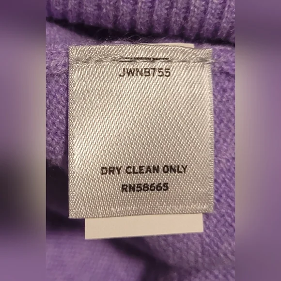 ​NWT John W. Nordstrom 100% Cashmere V-Neck Sweater - Lavender - Large